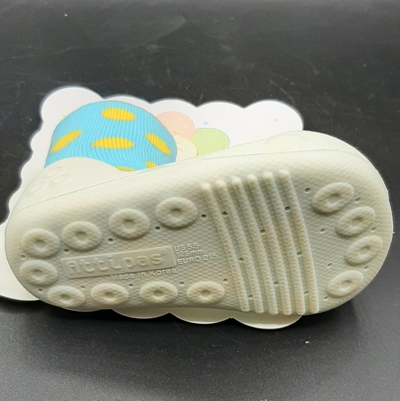 ATTIPAS Blue Polkadot Barefoot Baby Shoes Kids Infants Non Slip Soles 12-18 - Picture 6 of 7